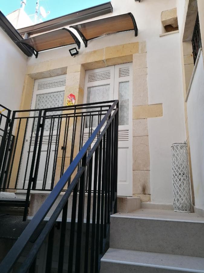 Il Cortiletto Di Via Minniti Syrakusa Exteriör bild