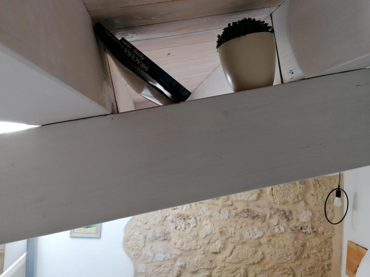 Il Cortiletto Di Via Minniti Syrakusa Exteriör bild